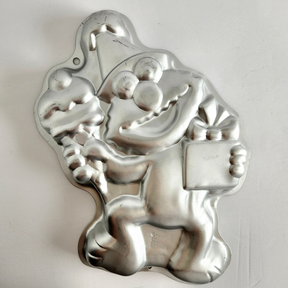 Wilton Vintage 1996 Elmo Birthday Cake Pan - Picture 1 of 8